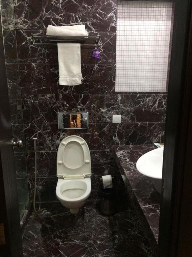 Hotel Vipul Grand Gurgaon Exterior photo