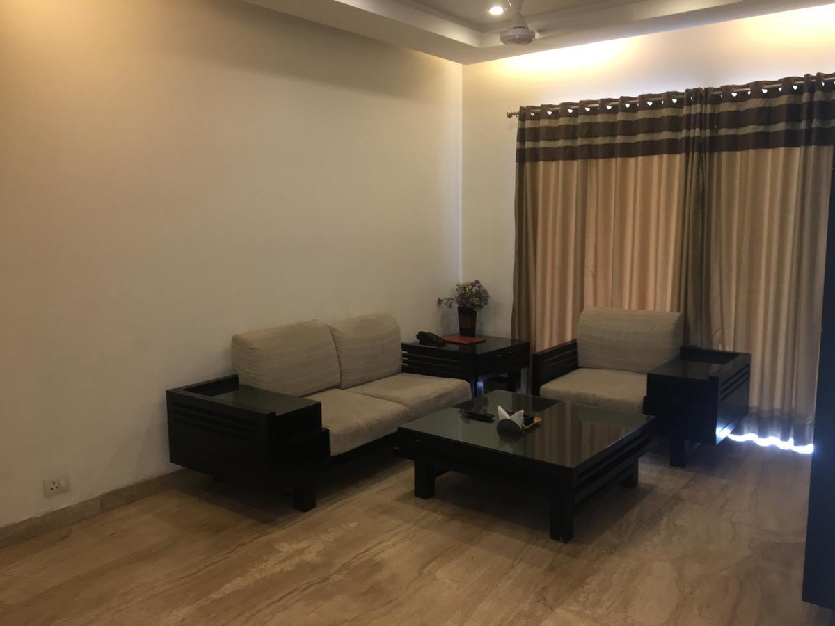 Hotel Vipul Grand Gurgaon Exterior photo